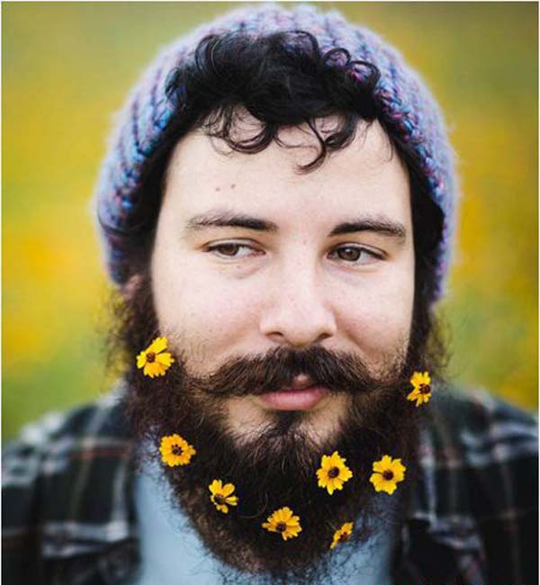 Flower Beards là tên một dự án nghệ thuật của nghệ sĩ Pierre Thiot , trong đó, chàng nghệ sĩ trẻ đã sử dụng bộ râu của mình làm chất liệu sáng tác.