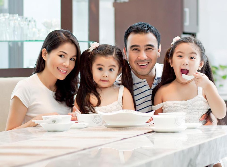 Gia đình hạnh phúc của Quyền Linh khiến mọi người ngưỡng mộ.