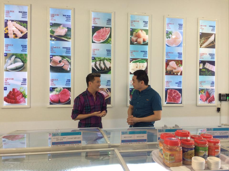 Mr.Đàm đang bận rộn chuẩn bị ra mắt thêm một siêu thị chuyên bán đồ hải sản Vua Biển.