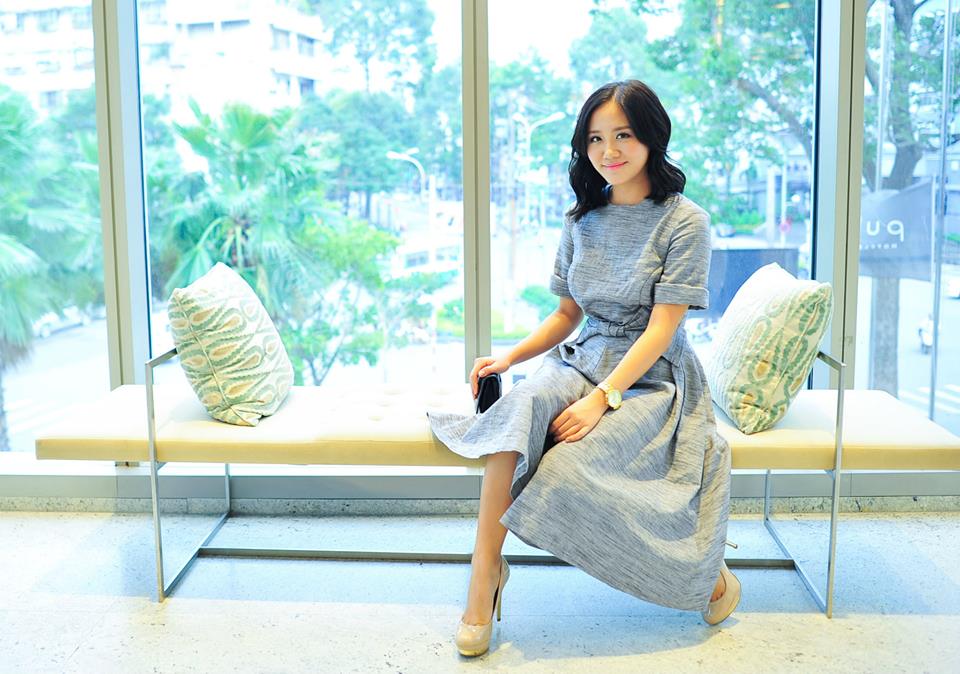 Văn Mai Hương lại khiến nhiều fan chê phong cách ăn mặc "cộng" thêm tuổi.