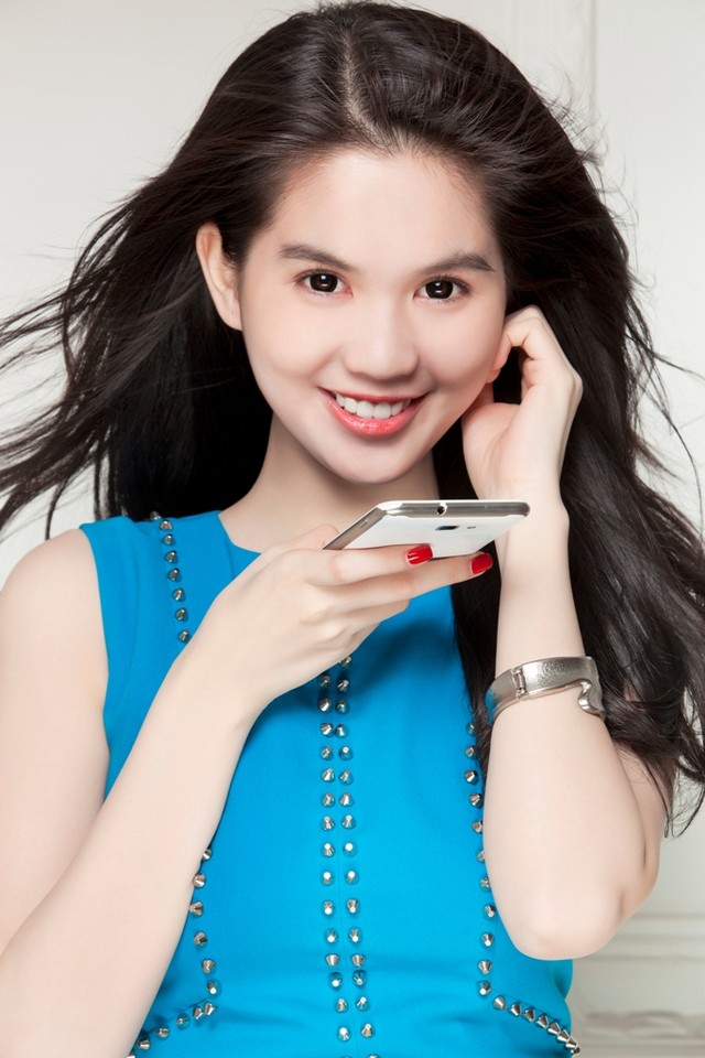 Galaxy Note 3 của Sam Sung cũng là sự lựa chọn của cô .