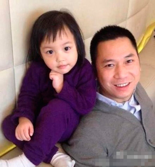 Doanh nhân Huỳnh Hữu Long thi thoảng chia sẻ hình ảnh của con gái trên trang cá nhân.