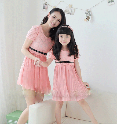 Xu hướng thời trang váy áo cặp đôi đẹp nhất cho mẹ và bé gái