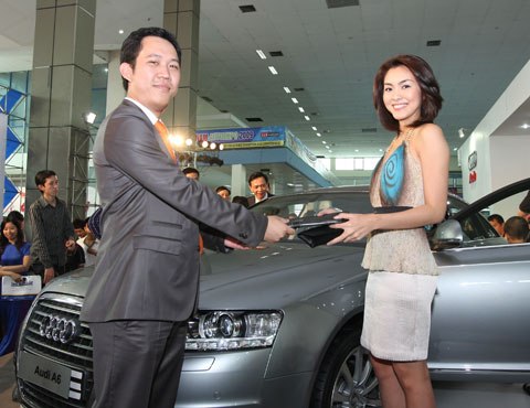 Tăng Thanh Hà: Audi A6 2 tỷ đồng.