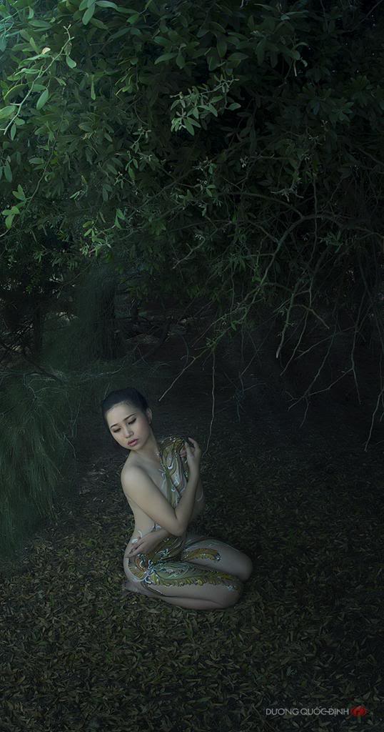 Mới đây, nhiếp ảnh gia Dương Quốc Định vừa tung ra bộ ảnh về nghệ thuật body painting.
