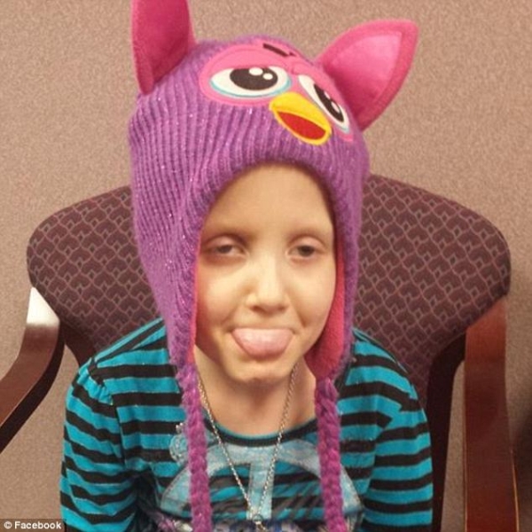Rheann 6 tuổi phải chống đấu tranh với căn bệnh ung thư não thể hiếm gặp.