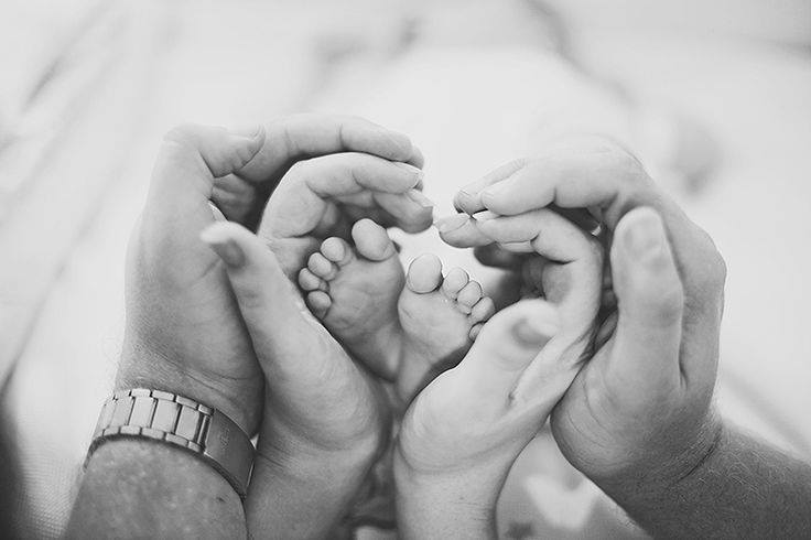 Với hình ảnh gia đình nhỏ, bạn sẽ cảm nhận được sự ấm áp gia đình đong đầy yêu thương trong từng khoảnh khắc. Hãy cùng xem những tấm hình đáng yêu của gia đình nhỏ và cảm nhận niềm hạnh phúc trong từng khoảnh khắc đó.