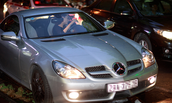 Chiếc Mercedes dáng thể thao này được Hồng Quế mua đầu năm 2014.