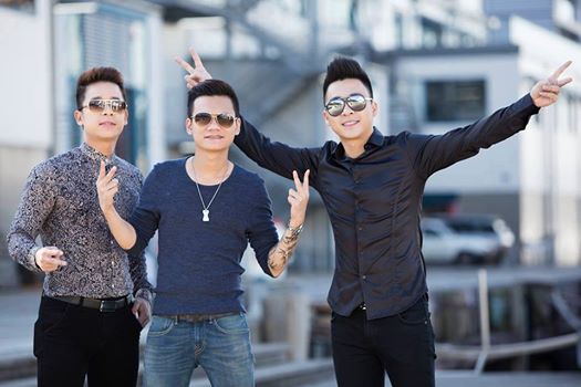 Khắc Việt thông báo với fan là anh và nhóm The Men lần đầu tiên sẽ có những sản phẩm song ca chính thức trong liveshow "Yêu" ở Hà Nội vào nagfy 32/8 tới.