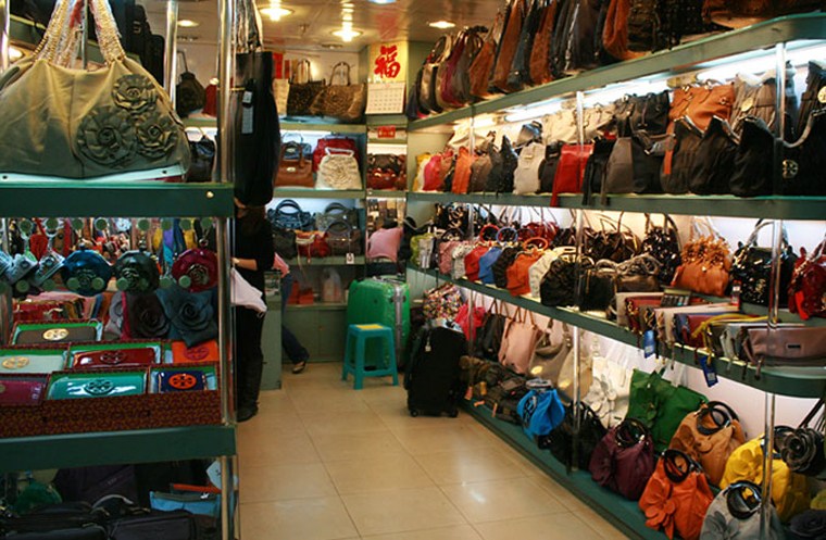 Trung tâm thương mại Lowu cao 6 tầng với 1.280 các cửa hàng nhỏ.
