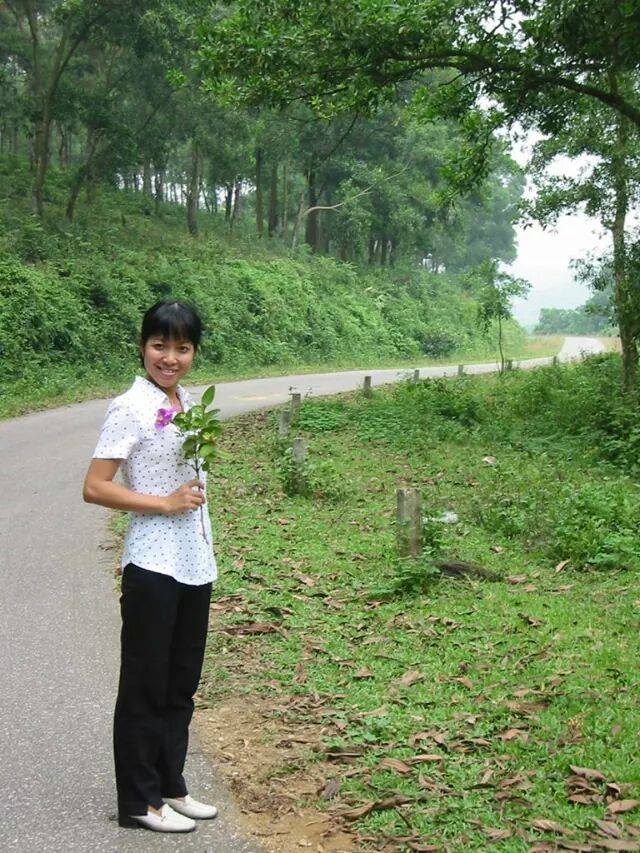 Một người bạn của MC Thảo Vân chia sẻ bức ảnh cô ngày trẻ.