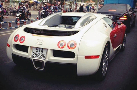"Ông hoàng tốc độ" Bugatti Veyron.