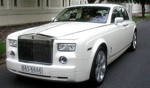 Rolls Royce Phantom màu trắng biển số tứ quý 6.