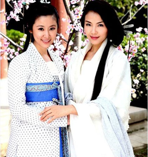 Vai diễn đầu tiên của cô gây ấn tượng mạnh đó là vai diễn Hạnh Tử trong "Những cô dâu nhà họ Khang" cùng với việc cô tham gia nhiều các clip quảng cáo.
