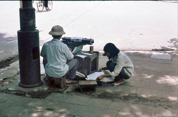 Trước khi máy tính trở nên thông dụng, nghề đánh máy thuê khá 'ăn nên làm ra' ở Hà Nội.