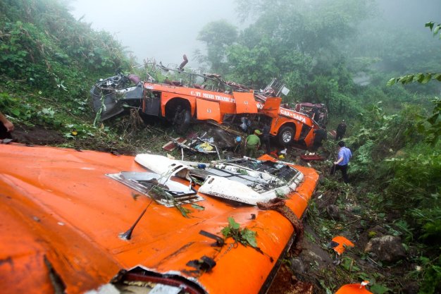 Vụ tai nạn kinh hoàng đã khiến 12 người chết và 41 người bị thương.
