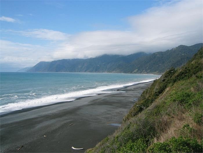 Bãi biển Kaimu, Hawaii.