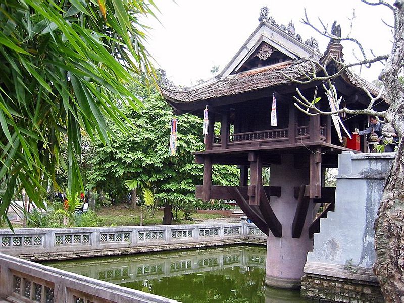 Nằm giữa trung tâm thủ đô Hà Nội, chùa Một Cột được xây dựng từ năm 1049 với mục đích tái hiện lại một giấc mơ của vua Lý Thái Tông.
