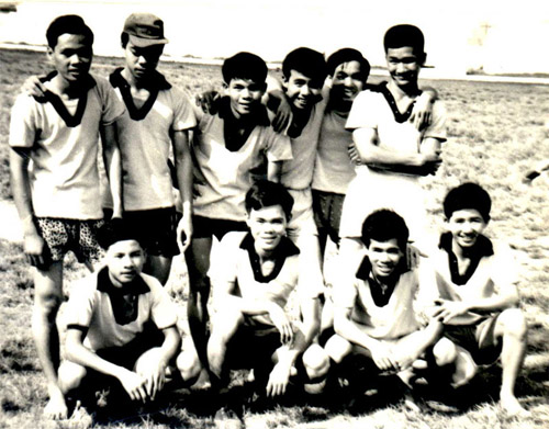Đội bóng sinh viên thời xưa.