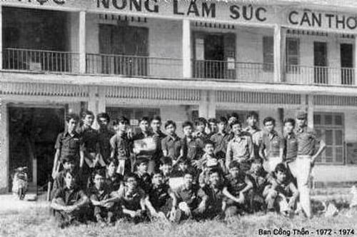 Sinh viên trường Nông Lâm Súc Cần Thơ (nay là trường ĐH Nông nghiệp TP HCM).