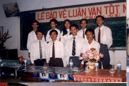 Tập thể sinh viên xây dựng ĐH Bách khoa TP.HCM niên khóa 1990-1995.
