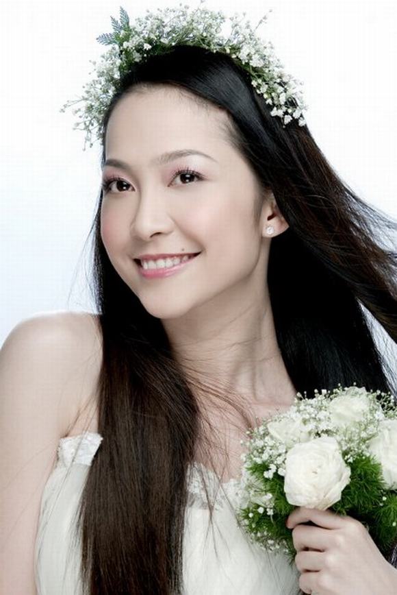 Mang vẻ đẹp thuần khiết của phụ nữ Á Đông, Linh Nga đặc biệt yêu thích những kiểu tóc có xu hướng truyền thống.
