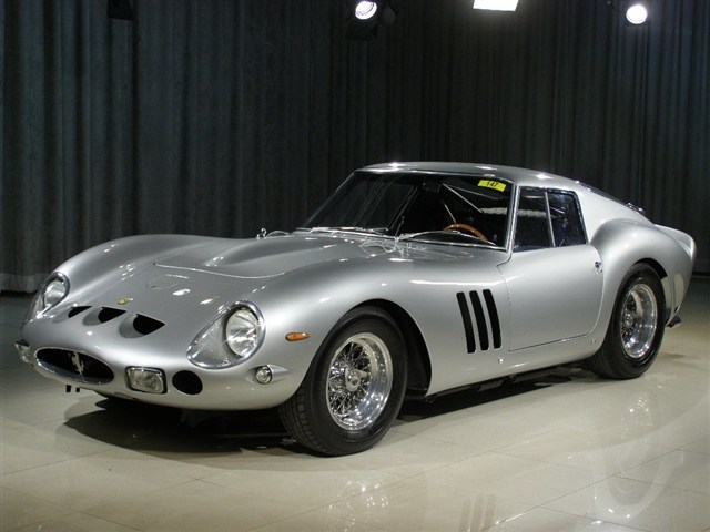 Một trong những bức ảnh hiếm chụp chiếc xe đua Ferrari 250 GTO những năm 1962-1964.