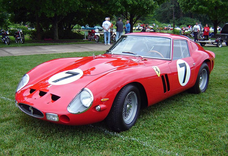 Ferrari 250 GTO tham gia rất nhiều cuộc đua trên thế giới. Các tay đua xe thường lắp thêm bình nitro để gia tăng vận tốc cho xe.