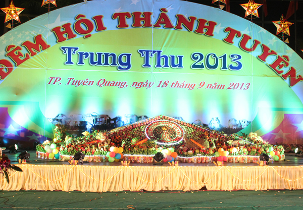 Từ năm 2013 đến nay, tỉnh Tuyên Quang vẫn giữ kỷ lục có mâm cỗ Trung thu lớn nhất Việt Nam.