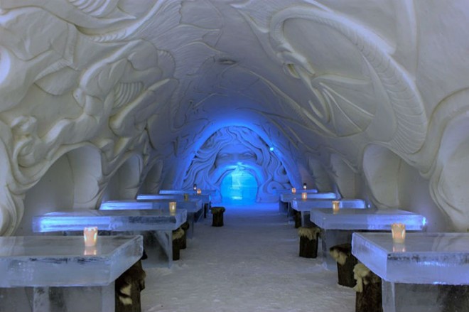 Nhà hàng trong lâu đài băng ở Kemi, Phần Lan: Snow and Ice Castle ở Phần Lan được xây dựng mới mỗi năm và mở cửa vào mùa đông.