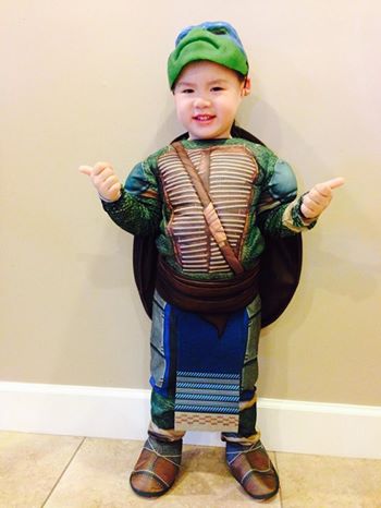 Con trai út của Bằng Kiều thích làm Ninja Rùa.