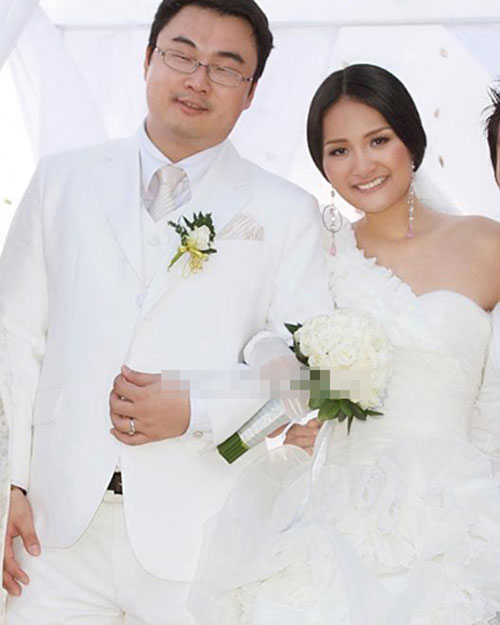 Hương Giang Idol cũng hạnh phúc bên người chồng Trung Quốc là Liu Jia, người Hồ Bắc - Trung Quốc.