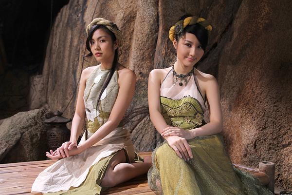 Hà Tăng và Diễm My với tạo hình đẹp như Tiên nữ trong phim.
