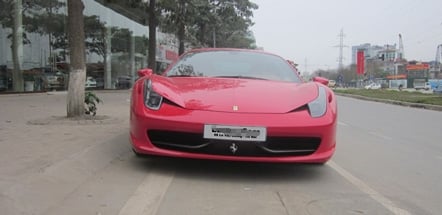 Ferrari 458 Italia là siêu xe tốc độ được khá nhiều đại gia Việt Nam ưa thích. Hiện đã có khoảng hơn 10 chiếc Ferrari 458 Italia tại Việt Nam.