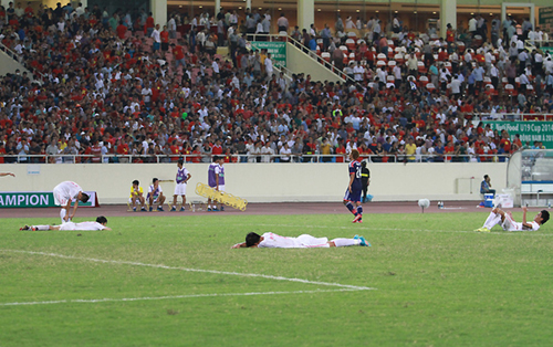Trận chung kết giải U19 Đông Nam Á trên sân Mỹ Đình tối 13/9, U19 Việt Nam thất bại 0-1 trước U19 Nhật Bản bởi pha làm bàn duy nhất của Genta phút 75.