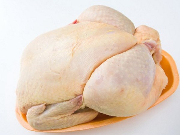 Thịt gà cung cấp nguồn protein giúp móng tay chắc khỏe và giữ được độ bóng tự nhiên.