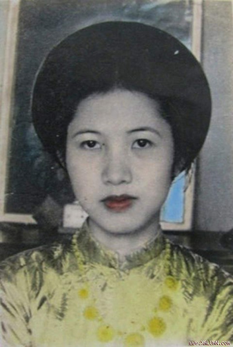 Giai nhân Hà thành Đỗ Thị Bính (sinh năm 1915 tại ngôi nhà số 37 Hàng Đẫy) là người may mắn hơn cả trong 'tứ mỹ'.
