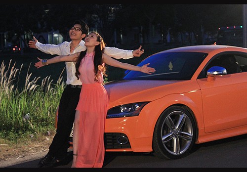 Thu Thủy từng khoe Audi TT S làm đạo cụ khi quay MV Người em đã yêu cùng Trương Nam Thành.