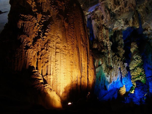 Với vẻ đẹp độc đáo, có giá trị thẩm mỹ cao, động Phong Nha được Hiệp hội Hoàng gia Anh bình chọn là một trong những hang động đẹp nhất thế giới.