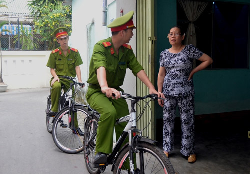 Còn trung tá Nguyễn Hoàng Hiệp, Phó trưởng công an phường Hải Châu 2, đánh giá kết quả từ mô hình cho thấy, việc sử dụng xe đạp xuống cơ sở của CSKV vừa thuận tiện, tiết kiệm, vừa tạo được hình ảnh gần gũi, thân thiện.
