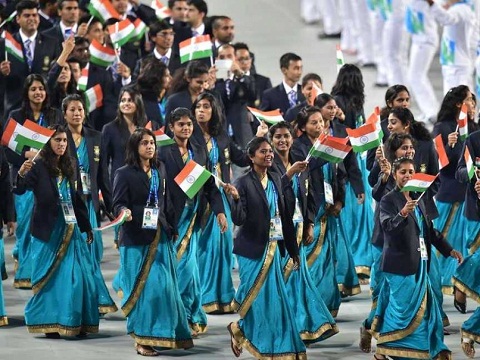 Đoàn thể thao Ấn Độ tiến vào lễ đài.