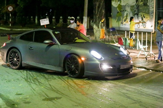 Mới đây, người hâm mộ thấy Thu Thủy xuất hiện cùng chiếc Porsche màu xám rất cá tính. Một bài báo khẳng định chiếc xe 2 cửa mới của Thu Thủy có giá không dưới 6 tỷ. Một nguồn tin lại cho biết đây là 911 GT3 và có giá khoảng 8 tỷ đồng.