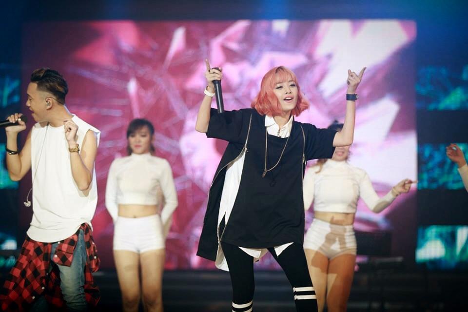 Chi Pu tại đêm diễn Tôi Toả Sáng số 7 (20/9/2014)