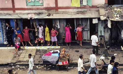 Kamathipura là khu đèn đỏ lâu đời nhất ở thành phố Mumbai, Ấn Độ, và cũng là một trong những khu tập trung đông gái mại dâm nhất châu Á. Năm 2009, có khoảng 1.600 gái mại dâm làm việc tại đây.