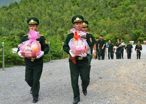Bộ Chỉ huy BĐBP tỉnh Quảng Bình dâng lễ cúng 1 năm ngày mất của Đại tướng.