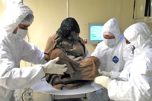 Các nhà khoa học phát hiện xác ướp 'Trinh nữ' vào năm 1999.