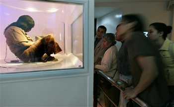 Rất nhiều người đã đến Viện bảo tàng ở Salta, Argentina để được tận mắt chiêm ngưỡng xác ướp 'Trinh nữ'.