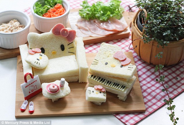 Các món ăn với tạo hình mèo Hello Kitty.