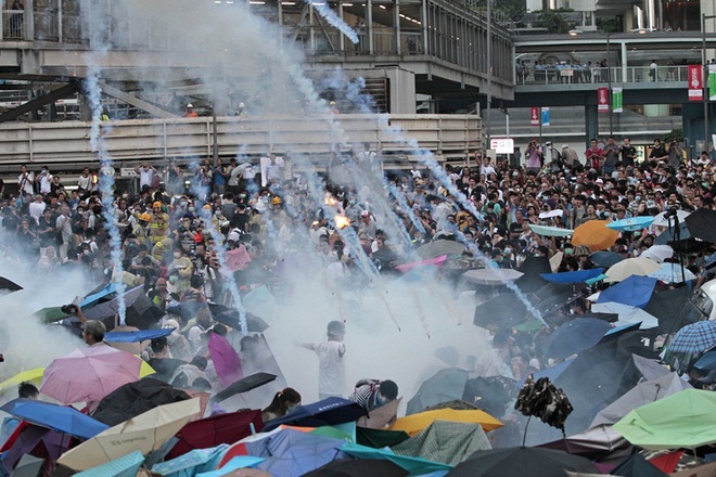 Hong Kong đang chìm trong làn sóng biểu tình ủng hộ dân chủ do các nhóm học sinh, sinh viên tổ chức.