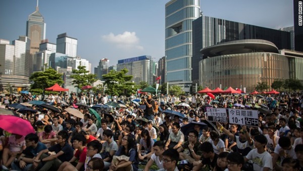 Những người biểu tình muốn phản đối việc Trung Quốc can thiệp quá sâu vào nền dân chủ ở đặc khu kinh tế này.